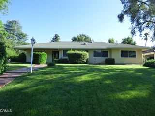 1429 Descanso Drive, La Canada Flintridge, CA 91011