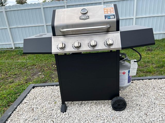 15100 Polk St ., Miami, FL 33176