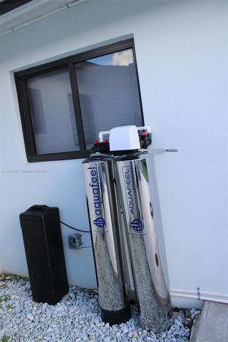 15100 Polk St ., Miami, FL 33176