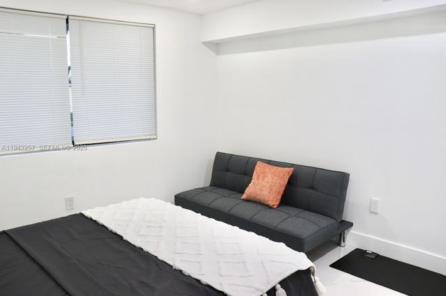 15100 Polk St ., Miami, FL 33176