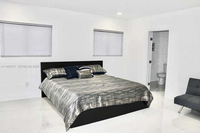 15100 Polk St ., Miami, FL 33176