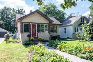 968 Hyacinth Avenue E, Saint Paul, MN 55106
