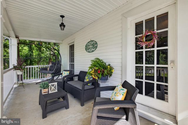 1562 YELLOW SPRINGS RD, Chester Springs, PA 19425