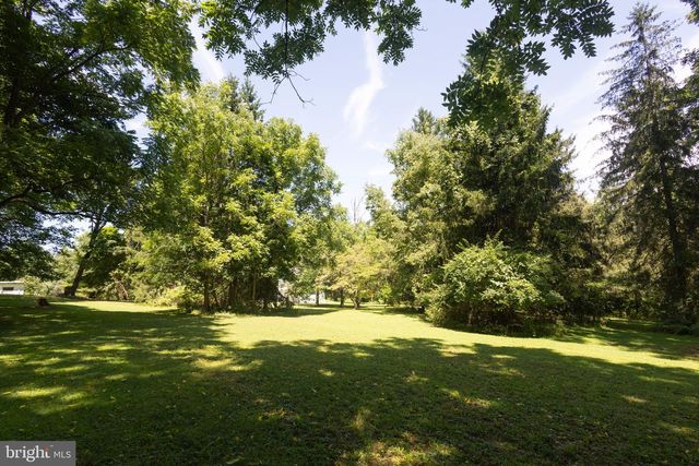 1562 YELLOW SPRINGS RD, Chester Springs, PA 19425