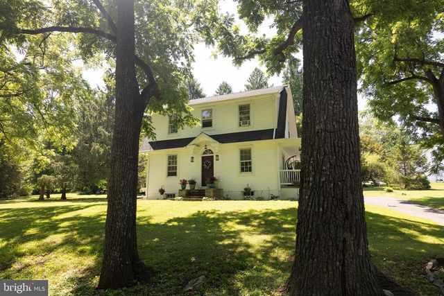 1562 YELLOW SPRINGS RD, Chester Springs, PA 19425