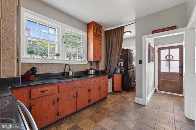1562 YELLOW SPRINGS RD, Chester Springs, PA 19425