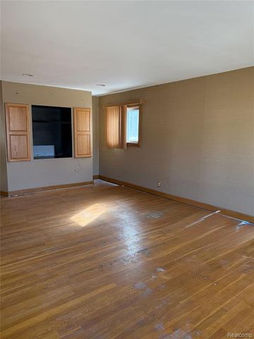 28800 Tawas Court, Madison Heights, MI 48071