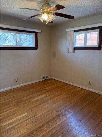 28800 Tawas Court, Madison Heights, MI 48071