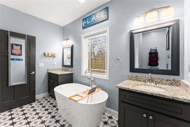 97 Cherokee Road, Toccoa, GA 30577