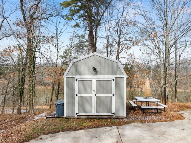 97 Cherokee Road, Toccoa, GA 30577