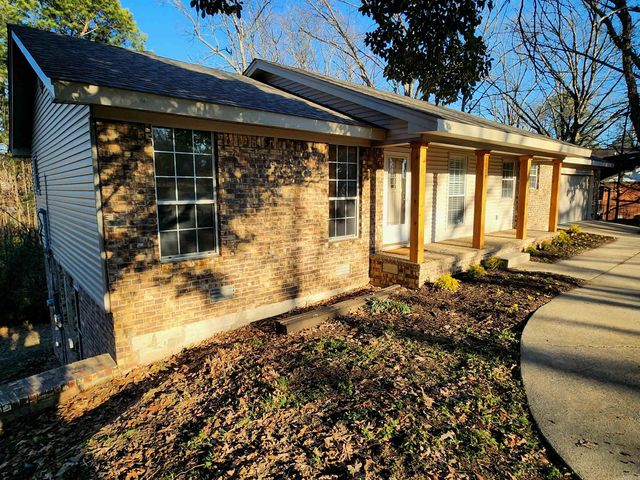 3320 North Hills Boulevard, North Little Rock, AR 72116