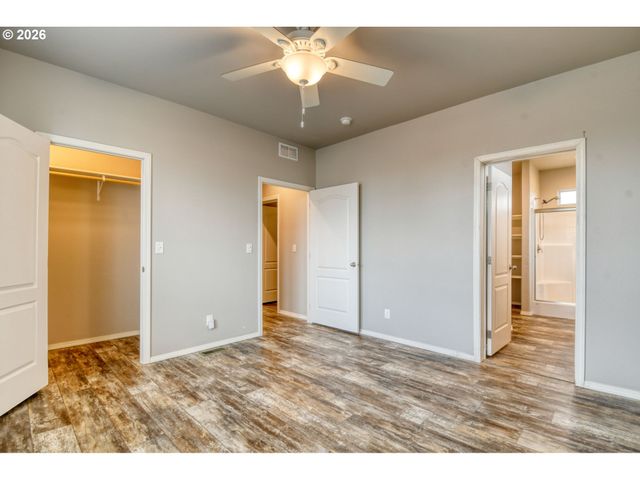 105 Columbia St, Helix, OR 97835