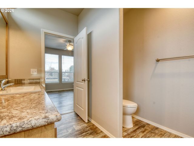 105 Columbia St, Helix, OR 97835