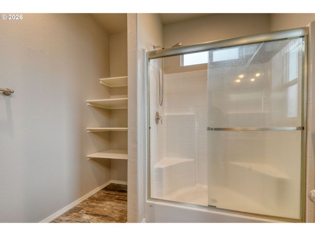 105 Columbia St, Helix, OR 97835