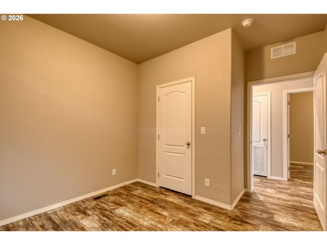 105 Columbia St, Helix, OR 97835