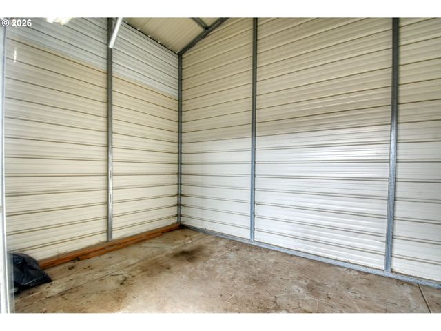 105 Columbia St, Helix, OR 97835