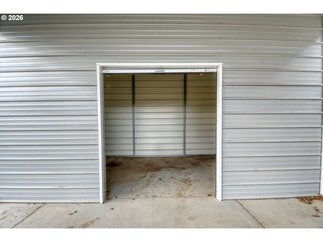 105 Columbia St, Helix, OR 97835