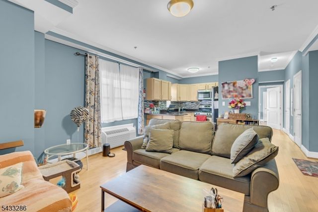 70 S Munn Ave 1002, East Orange City, NJ 07018