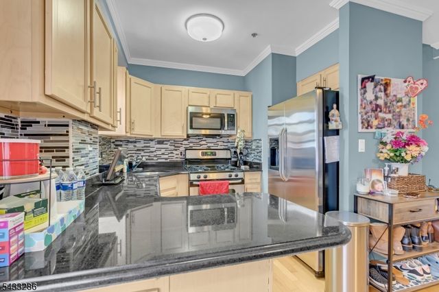 70 S Munn Ave 1002, East Orange City, NJ 07018