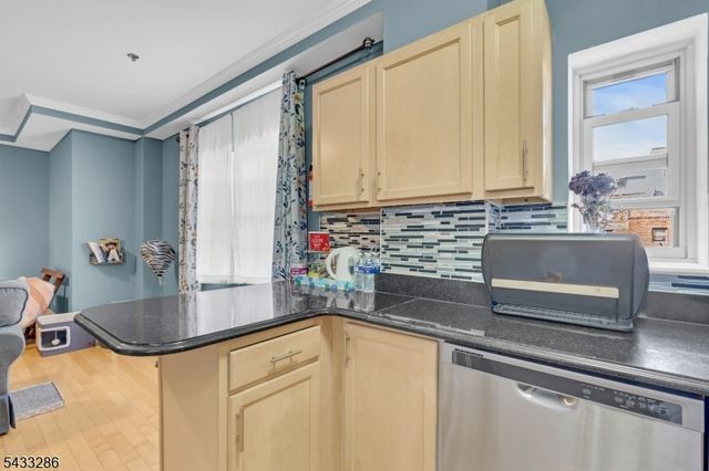 70 S Munn Ave 1002, East Orange City, NJ 07018