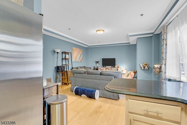 70 S Munn Ave 1002, East Orange City, NJ 07018