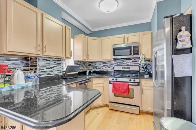 70 S Munn Ave 1002, East Orange City, NJ 07018