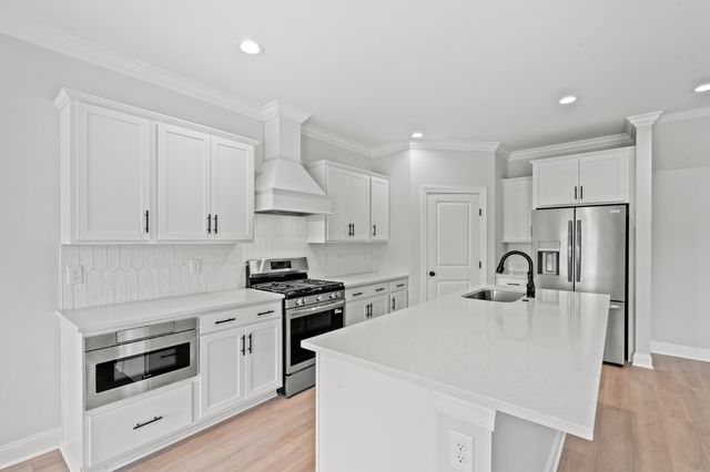 1505 Crooked Hook Rd., North Myrtle Beach, SC 29582