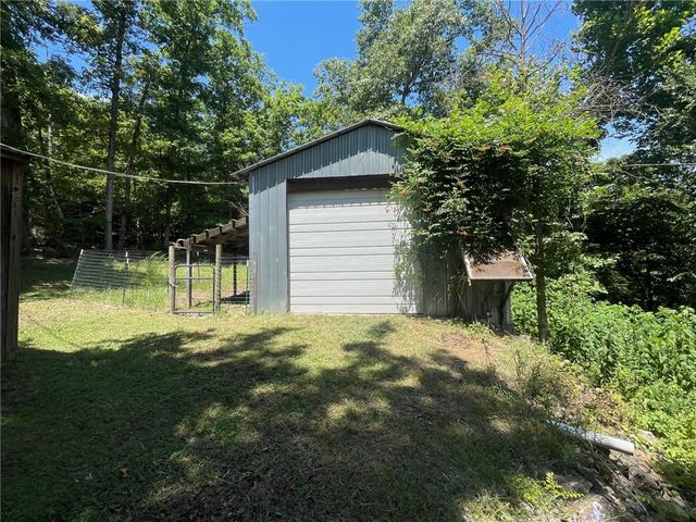 452 Marion County 3048, Yellville, AR 72687