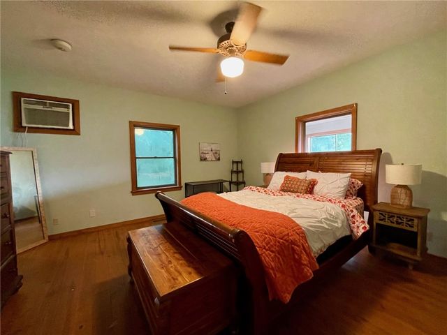 452 Marion County 3048, Yellville, AR 72687