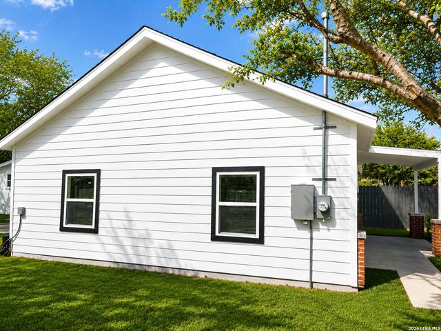 123 SW 19TH ST, San Antonio, TX 78207