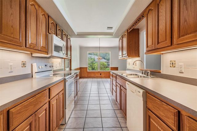 6536 NORTHLAKE DRIVE, Zephyrhills, FL 33542