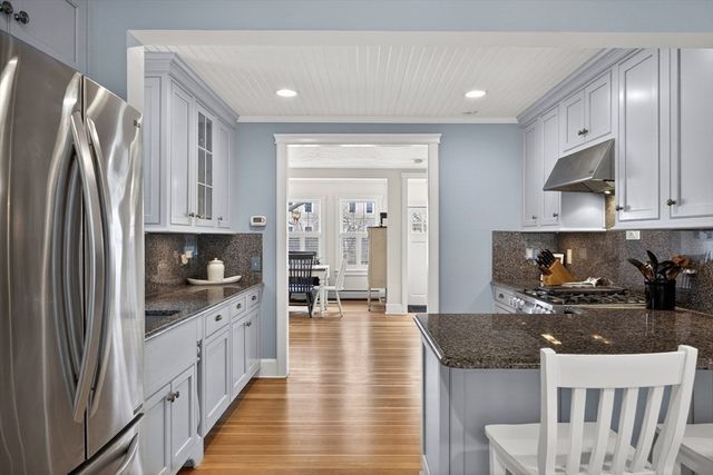 1 Peaked Cliff, Bourne, MA 02562