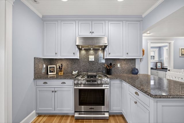 1 Peaked Cliff, Bourne, MA 02562