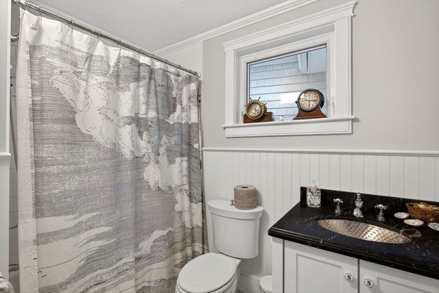 1 Peaked Cliff, Bourne, MA 02562