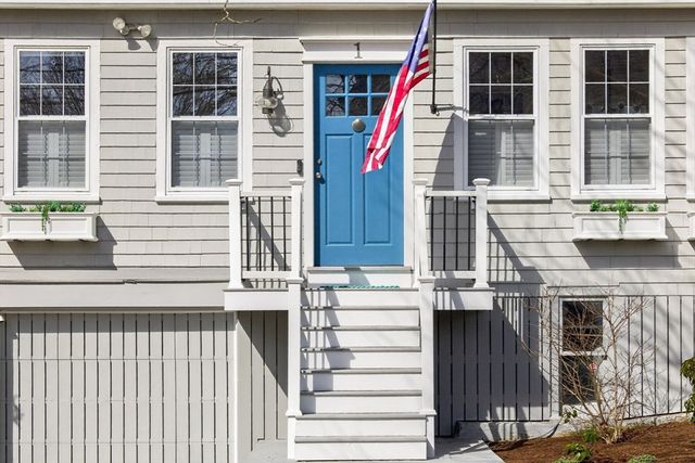 1 Peaked Cliff, Bourne, MA 02562