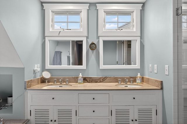 1 Peaked Cliff, Bourne, MA 02562