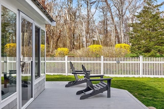 1 Peaked Cliff, Bourne, MA 02562