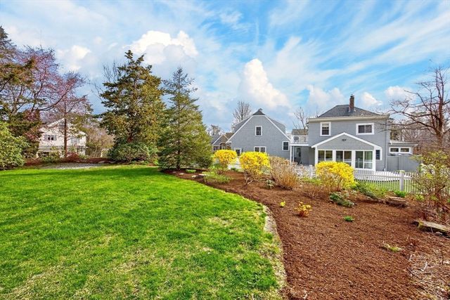 1 Peaked Cliff, Bourne, MA 02562