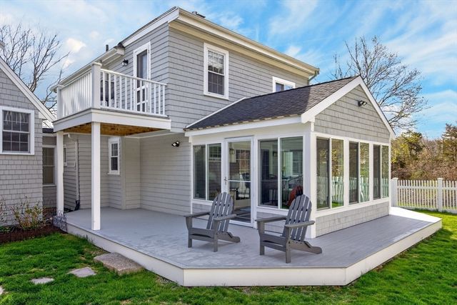 1 Peaked Cliff, Bourne, MA 02562