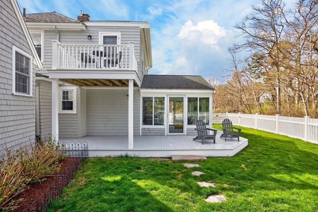 1 Peaked Cliff, Bourne, MA 02562