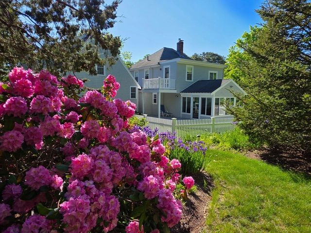 1 Peaked Cliff, Bourne, MA 02562