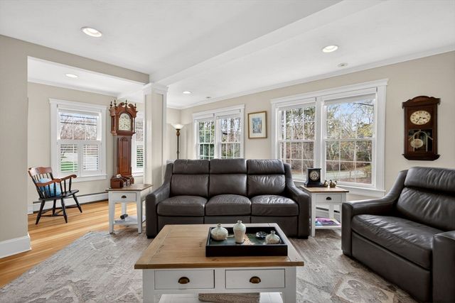 1 Peaked Cliff, Bourne, MA 02562
