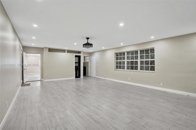 3401 NW 7th St, Lauderhill, FL 33311