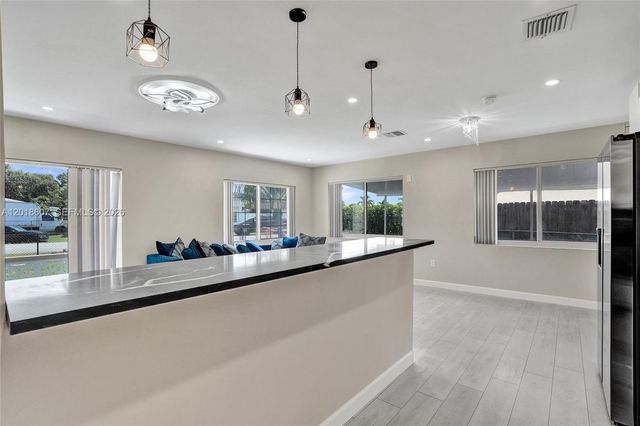3401 NW 7th St, Lauderhill, FL 33311