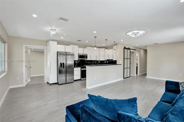 3401 NW 7th St, Lauderhill, FL 33311
