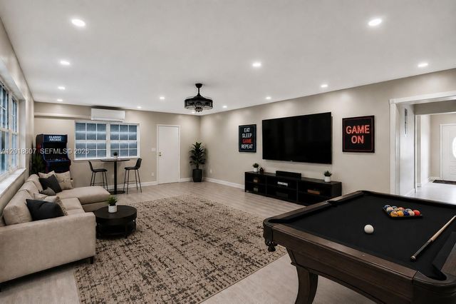 3401 NW 7th St, Lauderhill, FL 33311