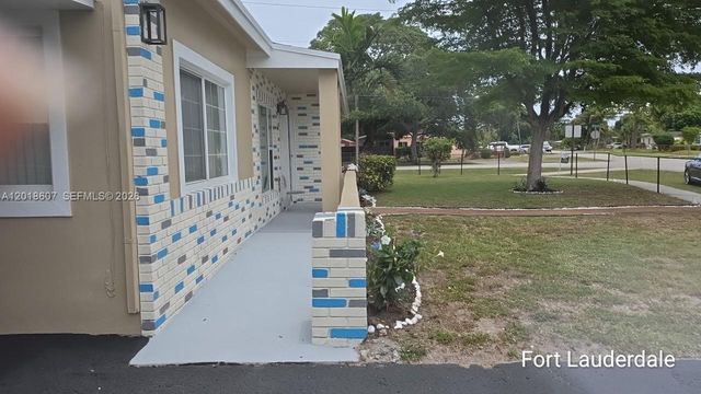 3401 NW 7th St, Lauderhill, FL 33311