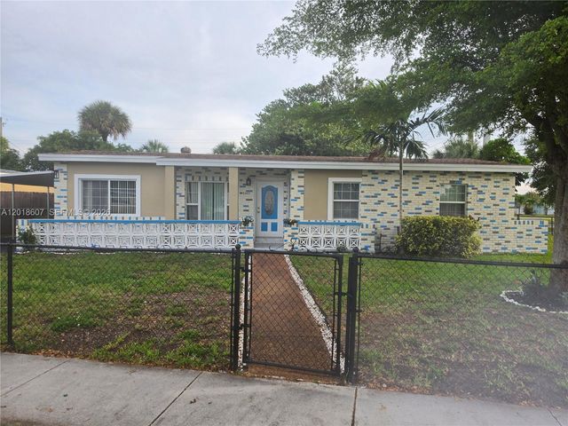 3401 NW 7th St, Lauderhill, FL 33311