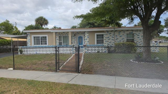 3401 NW 7th St, Lauderhill, FL 33311