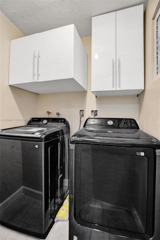 3401 NW 7th St, Lauderhill, FL 33311